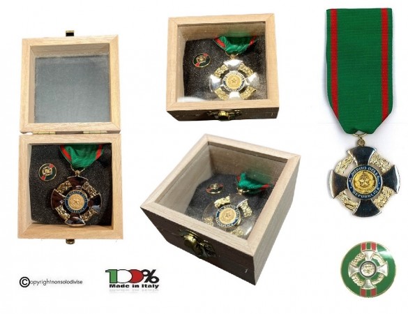 Medaglia Scatola Regalo in Legno con Pin Set Medaglie + Pins Cavaliere Ufficiale Della Repubblica Idea Regalo Art. SCATOLA-R-CAV
