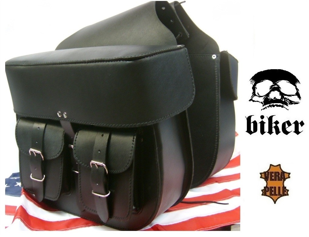Coppia di Borse Moto Castom Cuoio Art.1113 misura borsa Misure 35.00x30.00  profandita cm 16.00 misura tasche frontali cm 14.00x12.00x4.00 Resistenti e  robuste.In pelle bovina. Il fissaggio si ottiene tramite fascia superiore  regolabile